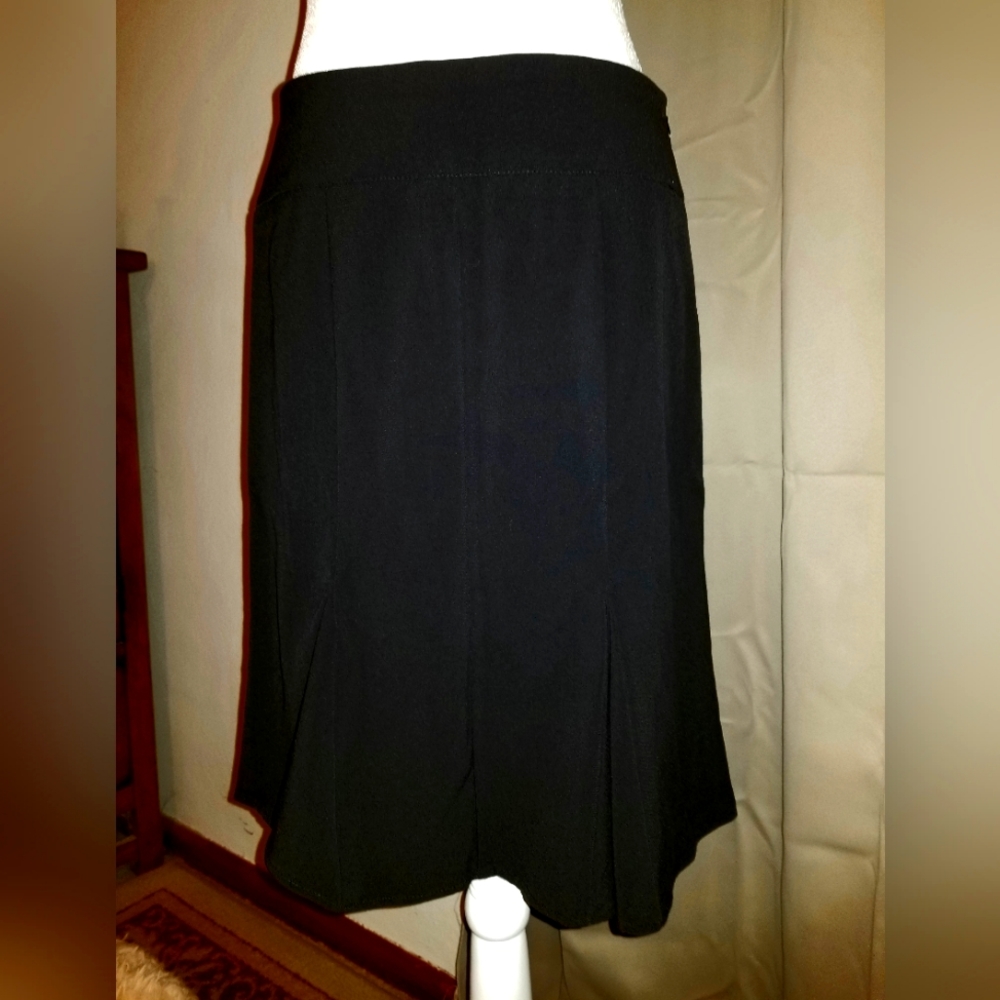 Metro Girl black Size 10P Skirt.
